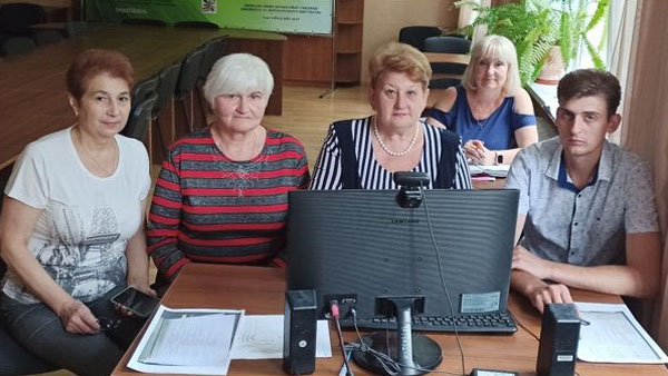 Склали державні кваліфікаційні атестації з професій «Кухар. Кондитер», «Вишивальник. Кравець», «Перукар (перукар-модельєр)», «Кравець. Закрійник»