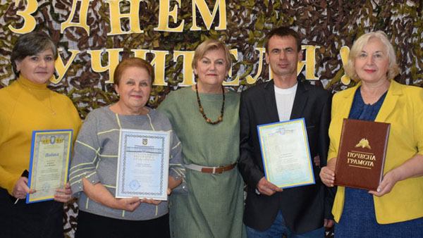 Сьогодні у Всесвітній день вчителя у КВПУШПМ проведено святковий концерт