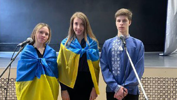 Проведено урочисту лінійку з нагоди Дня Гідності та Свободи