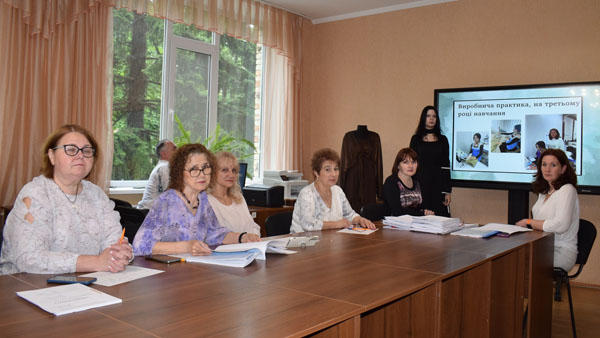 Мода, що надихає: ДКА у КПКМТС за професією «Кравець. Закрійник»