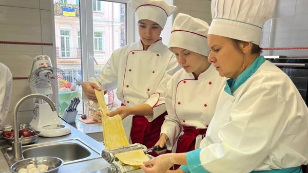 Майстер-клас від фахівця: секрети італійської пасти у Навчально-практичному центрі КПКМТС